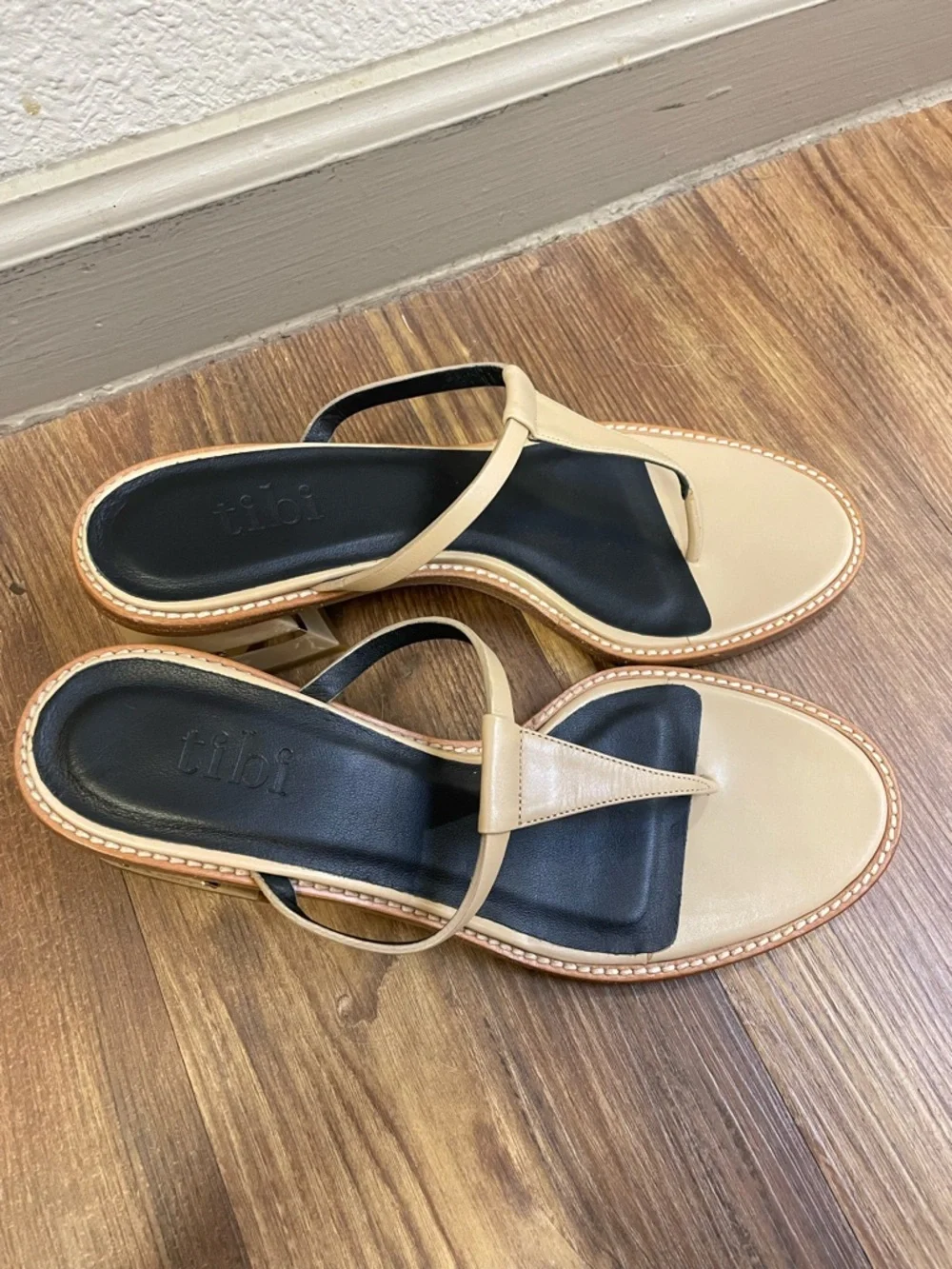 NEW‎ Tibi Beige and Black Block Heel Thong Sandals Size 39/9